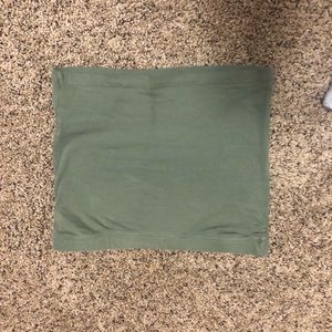 Tube crop top